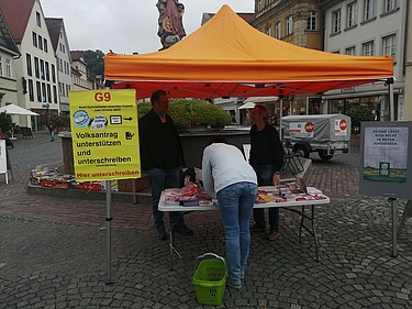 ÖDP-Infostand mit Unterschriftensammlung 